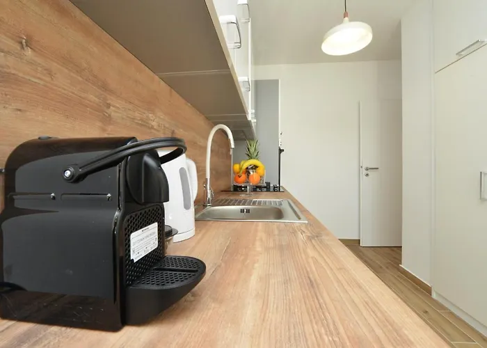 Lola Apartment *