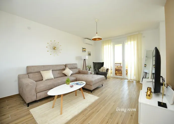 Apartment Lola *