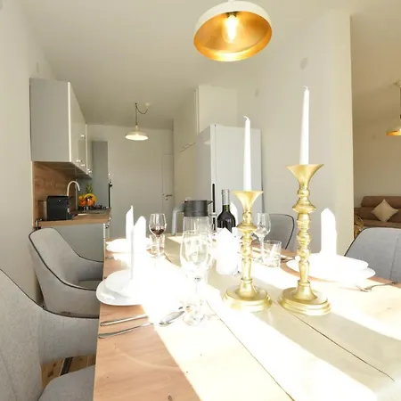 Apartment Lola *