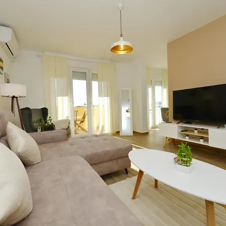 Apartment Lola