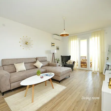 Apartament Lola *