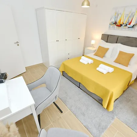 Apartment Lola
